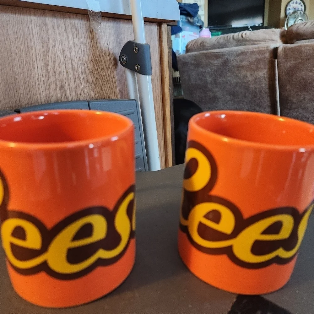 2 Reeses Mugs - Picture 3 of 6